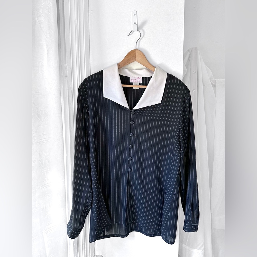 ✨ vintage ✨ striped blazer • navy blue M/L